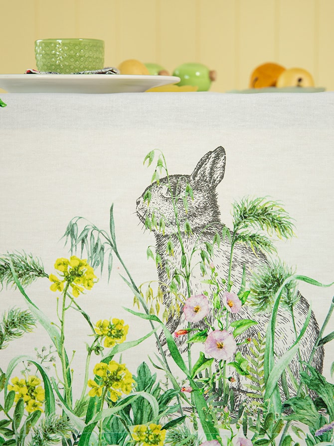 Conigli Tra L'erba tablecloth