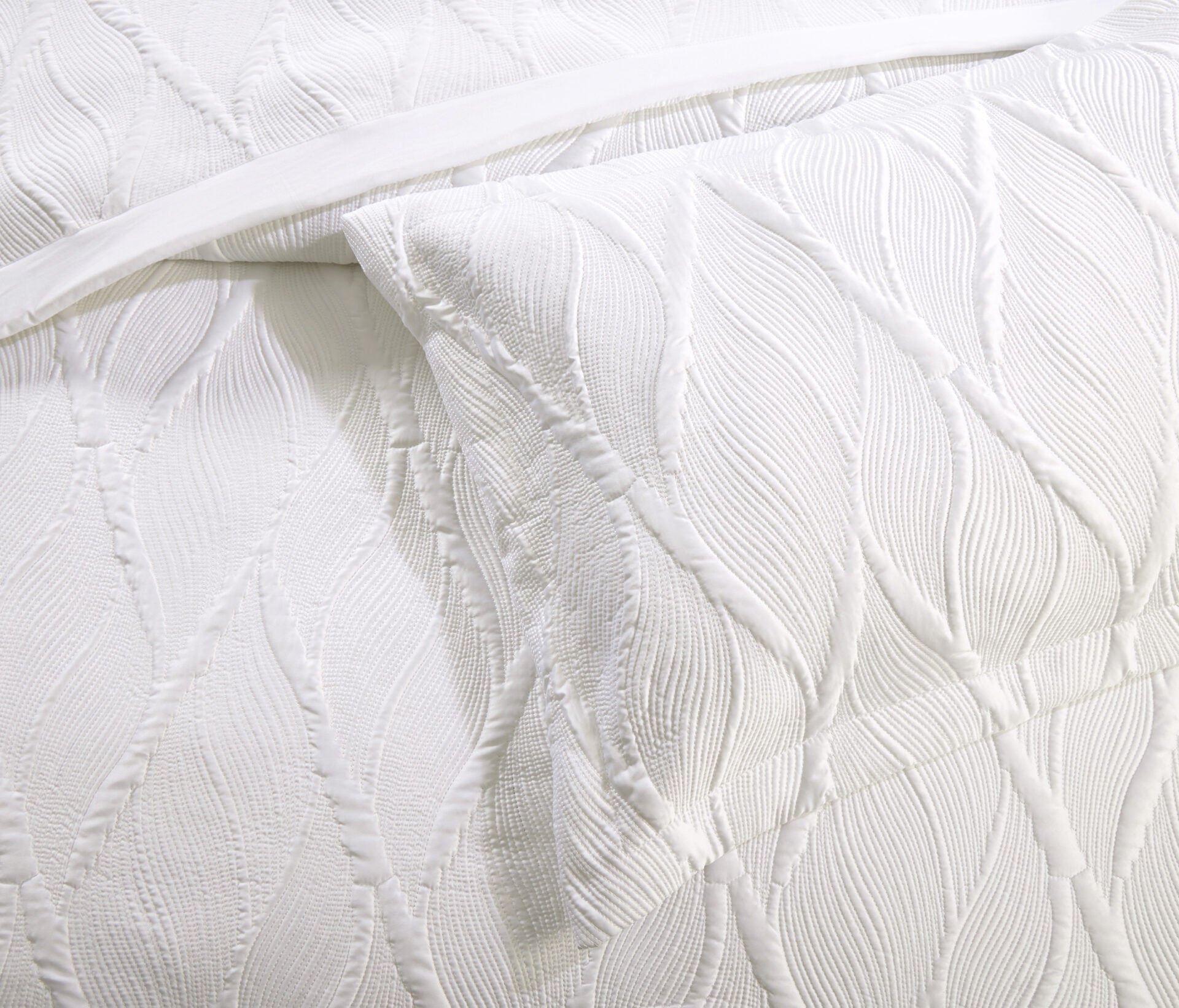 Lily (White) Bedspead-3