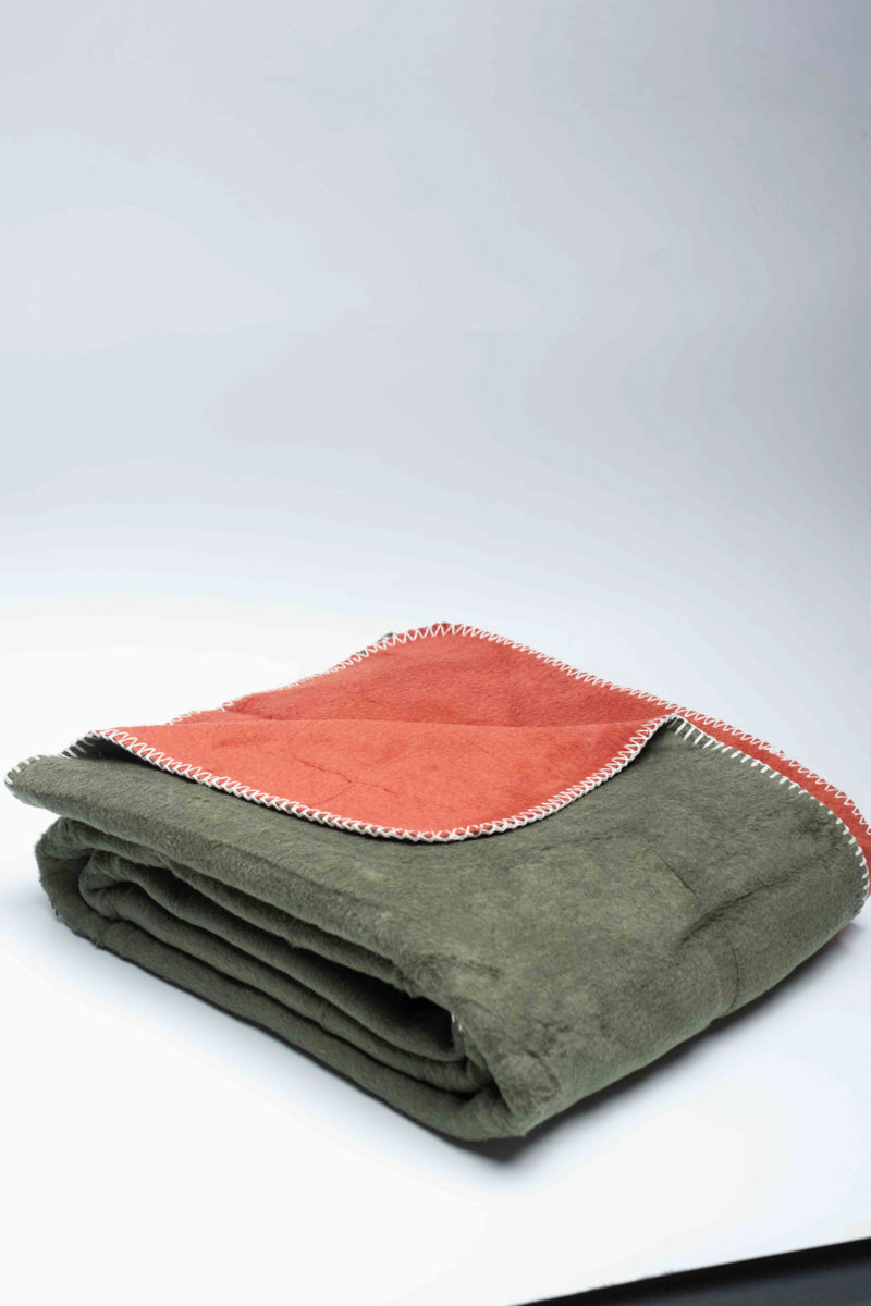 Carla Blanket Green-Red