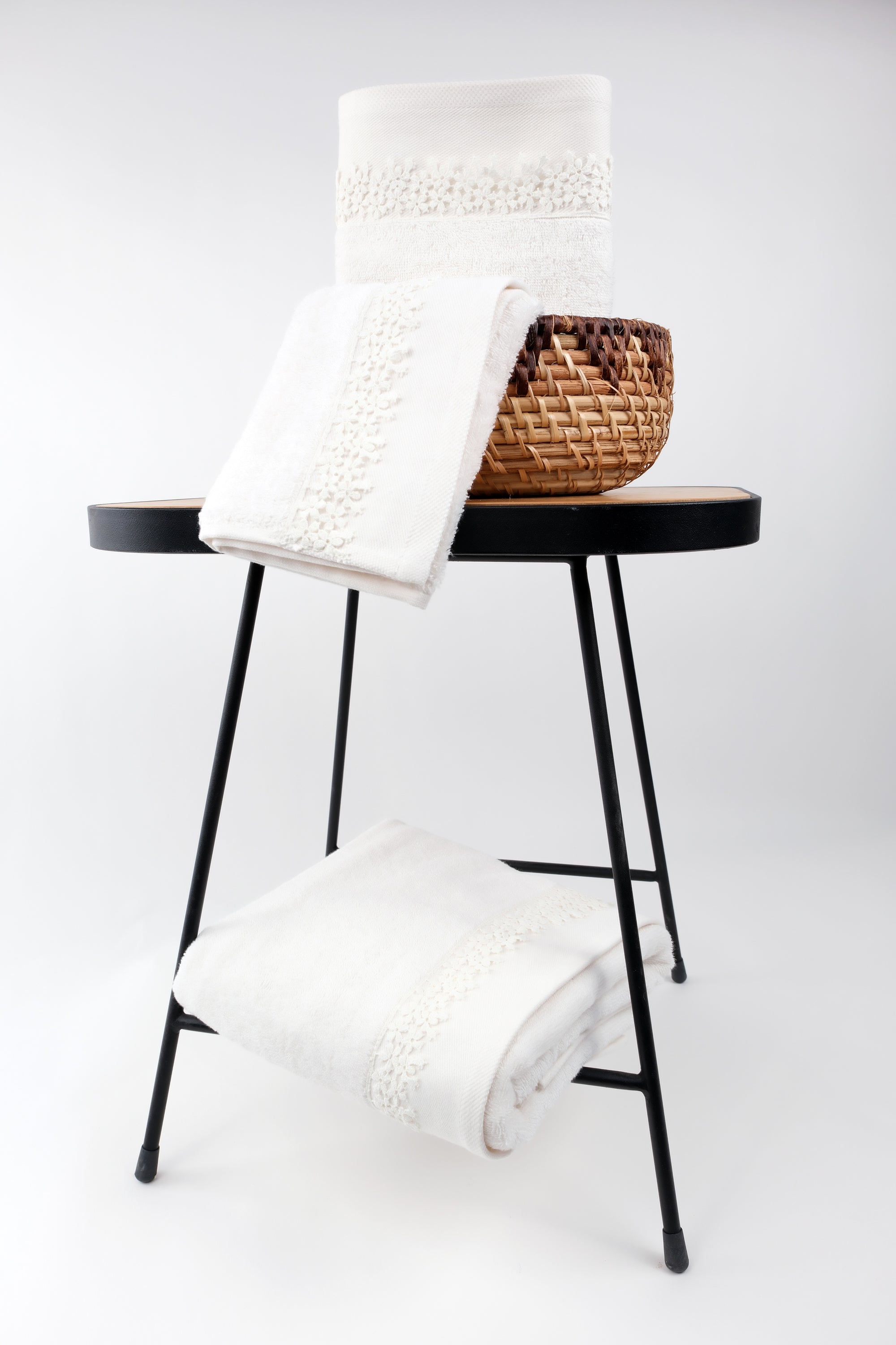 3pc Margarita Lace Cream Towel Set