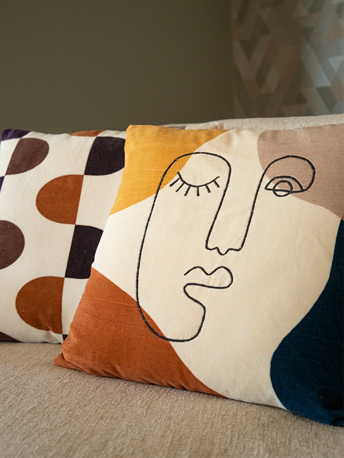 Decorative Pillow Case Symmetry Living 50x50 Portrait