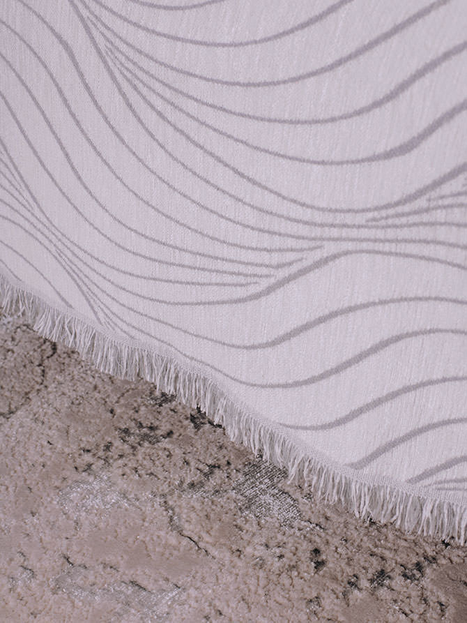Vento Light Gray Throw