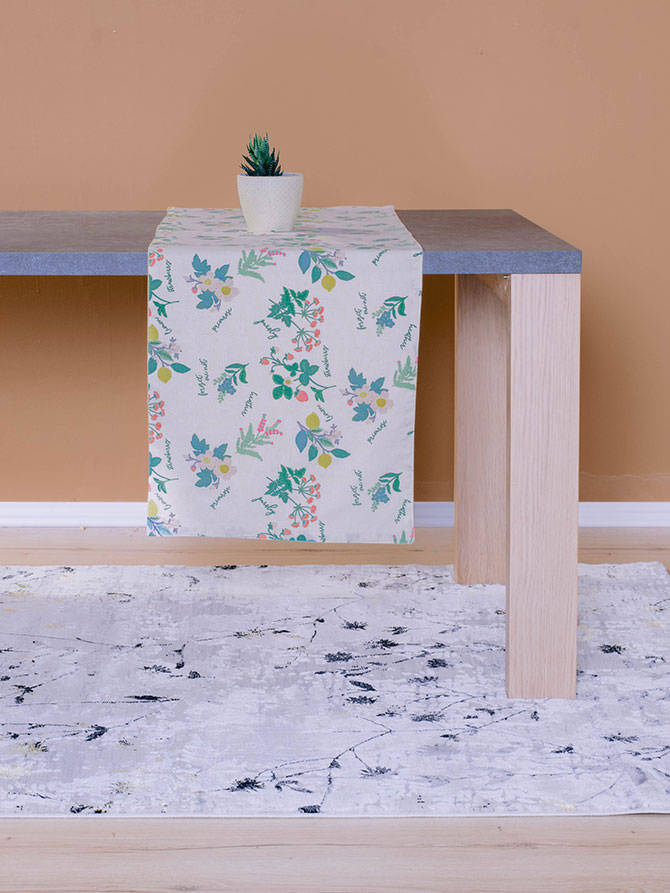 Table Runner Concave