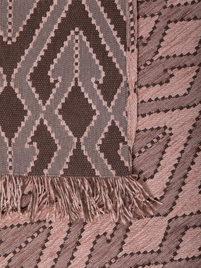 Ogee Pink-Brown Throw