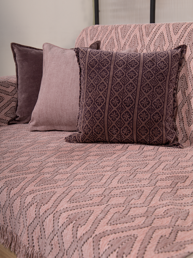 Ogee Pink-Brown Throw