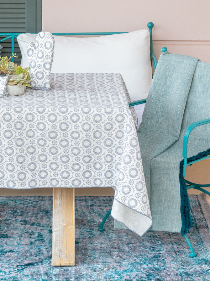 Swirl tablecloth