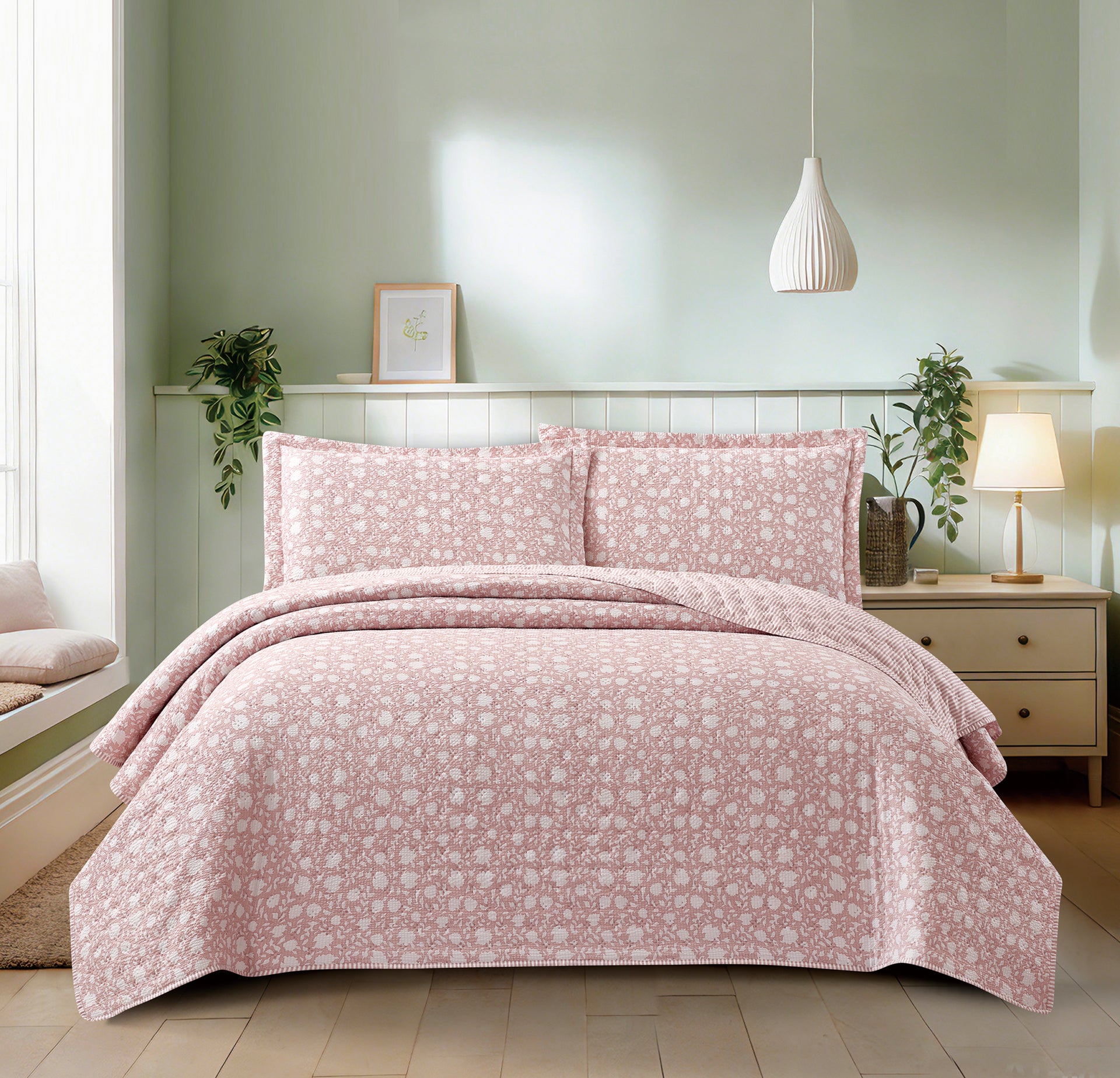 Veronica (Pink) Bedspread-1