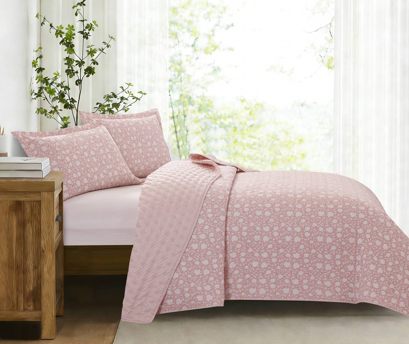 Veronica (Pink) Bedspread-0